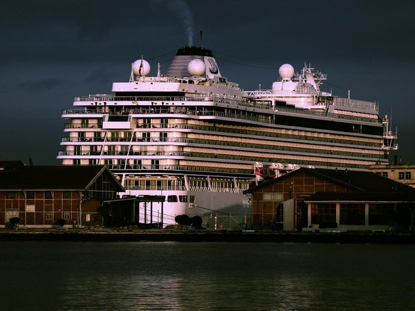 How Can Tourists Maximize Their Savings on a UK Vacation?